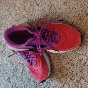 Women's Brooks Launch, size 7.5